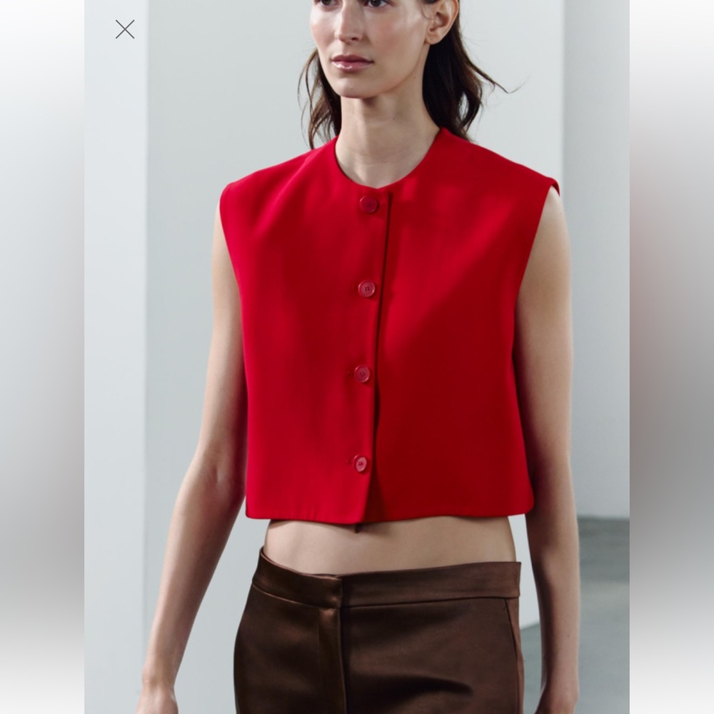 🎈SALE 🎈 ZARA WOMAN COLLECTION Sleeveless vest top with round neck. - Picture 8 of 10